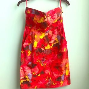 Super cute party strapless dress.